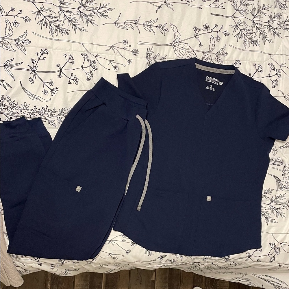 Fabletics Navy Blue women’s Scrubs Small/XSmall